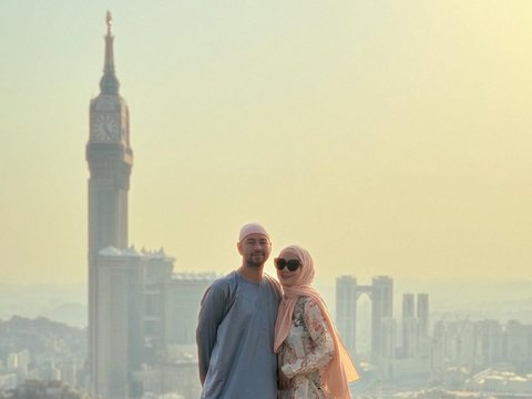 Deretan Foto Raffi Ahmad dan Nagita Slavina di Jabal Khandama Mekkah, Pemandangannya Indah Banget