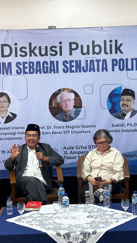 Guru Besar UI: Hukum Digunakan untuk Melanggengkan Kekuasaan