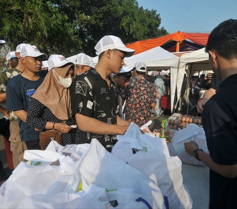 FOTO: Jaga Stabilitas Harga Bahan Pokok, Jakarta Food Festival 2024 Resmi Dibuka dan Langsung Diserbu Antrean Warga