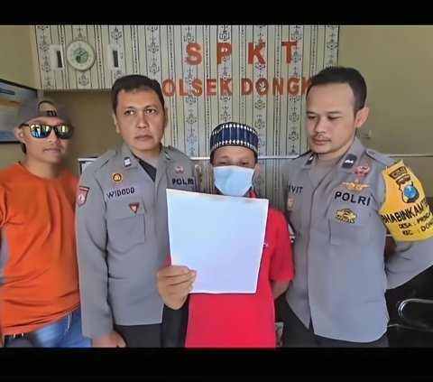 Afraid of being scolded by his wife for spending money on tipping the singer, a husband in Trenggalek makes a false report of being mugged