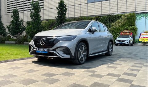 Di Indonesia, Mercedes-Benz EQE 350 4Matic dilengkapi dengan trim AMG Line yang memberikan kesan sporty dan agresif pada tampilan eksterior serta beberapa detail interior