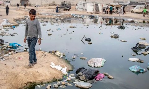 Mati Pelan-Pelan, Nestapa Warga Gaza Tinggal Bersama Sampah dan Tikus di Pengungsian