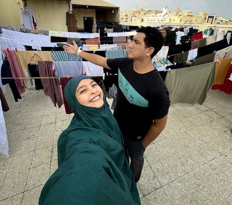 Cerita Arda Suami Tantri Kotak, Dapat Kado Ulang Tahun Toilet di Mekkah saat Naik Haji
