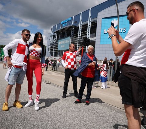 FOTO: Pesona Ivana Knoll, Suporter Seksi Kroasia yang Bikin Heboh Euro 2024