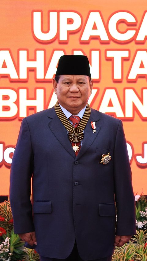 Diakhiri Salam Presisi, Potret Prabowo Subianto Dapat Kehormatan Bintang Bhayangkara Utama Polri dari Kapolri