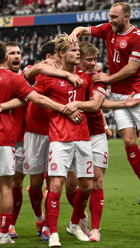 FOTO: Tahan Imbang Inggris, Gol Dahsyat Hjulmand Jaga Asa Denmark Lolos 16 Besar Euro 2024