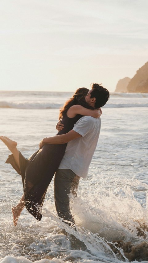 50 Kata-Kata Romantis Singkat tapi Bermakna untuk Calon Suami, Penuh Cinta dan Bikin Hubungan Makin Kuat
