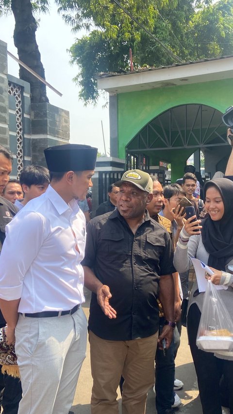 Kaesang Salat Jumat di Masjid Muhammadiyah Jakarta, Begini Reaksi Warga