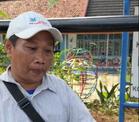 Viral Momen Wanita Borong Dagangan Penjual Roti Keliling, Aksinya Tuai Pujian