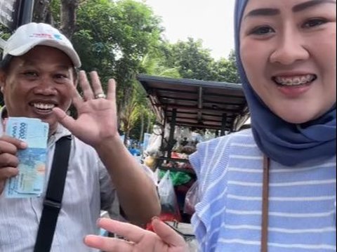 Viral Momen Wanita Borong Dagangan Penjual Roti Keliling, Aksinya Tuai Pujian