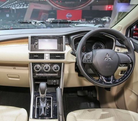 10 Rekomendasi Mobil Captain Seat Terbaik di Indonesia Beserta Kekurangan dan Kelebihannya