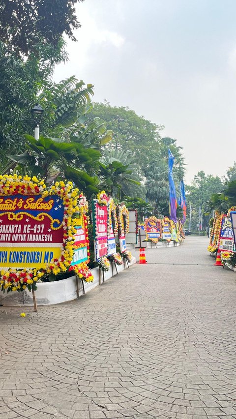 HUT ke-497 Jakarta, Karangan Bunga Penuhi Balai Kota