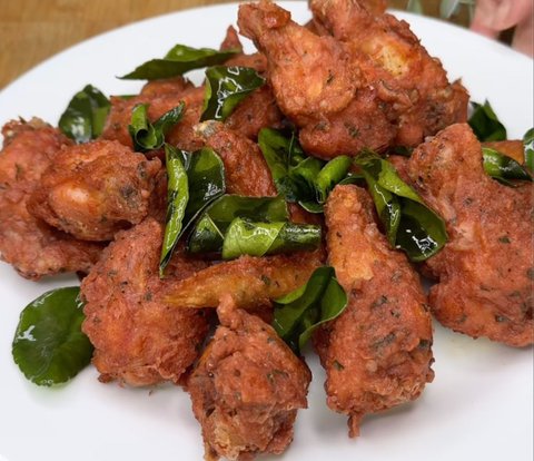 Delicious Fried Chicken Recipe with Aromatic Terasi and Lime Leaves