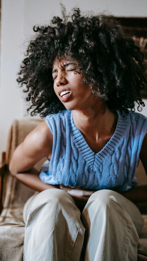 Manfaat daun sirsak untuk menjaga kesehatan tubuh.