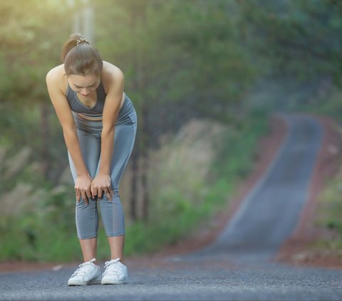 Ilustrasi olahraga untuk pengidap asam urat. (Image by jcomp on Freepik)