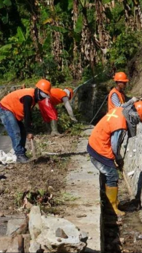 Hingga Pertengahan Tahun 2024, Sudah 51.964 Orang Bekerja Perbaiki Jalan dan Jembatan