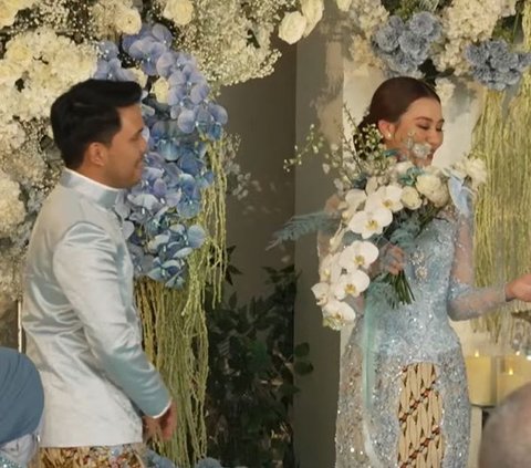 Full of emotions, Thariq Halilintar and Aaliyah Massaid Officially Engaged