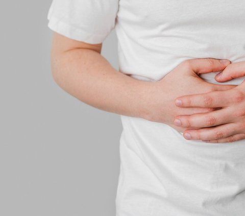 Ilustrasi perut buncit, sakit perut. (Image by Freepik)