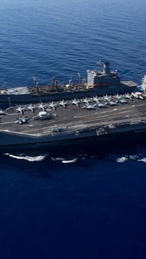 Serangan Rudal Yaman Usir Kapal Perang Terkuat AS dari Teluk Aden
