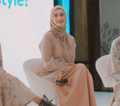 Kini Berhijab, Kecantikan Paula Verhoeven Bikin Para Artis Terpesona