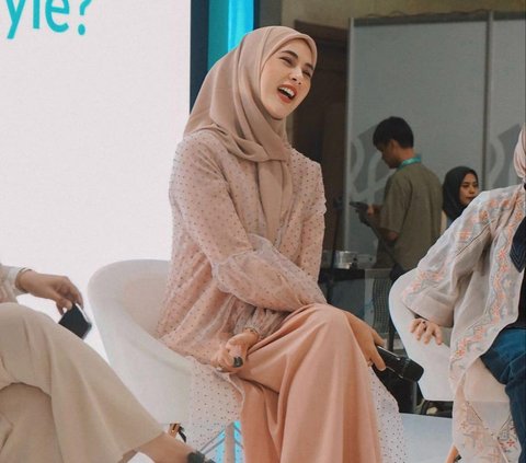 Kini Berhijab, Kecantikan Paula Verhoeven Bikin Para Artis Terpesona