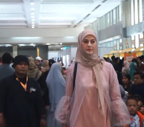 Kini Berhijab, Kecantikan Paula Verhoeven Bikin Para Artis Terpesona