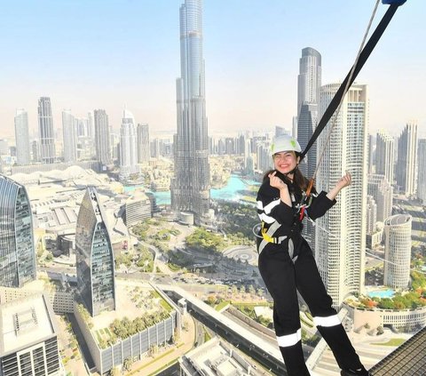 Seru Abis! Potret Felicya Angelista & Caesar Hito Naik Sky Edge di Dubai, Akui Lutut Sampai Lemas