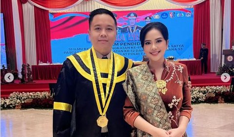 Ia pun sangat bersyukur atas capaiannya. Tidak lupa, Danny mengucapkan terima kasih telah memberikan dukungan yang luar biasa kepada sang istri. <br>