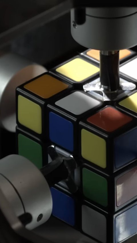 Kubus Rubik merupakan salah satu permainan teka-teki/puzzle yang paling terkenal di dunia. 
