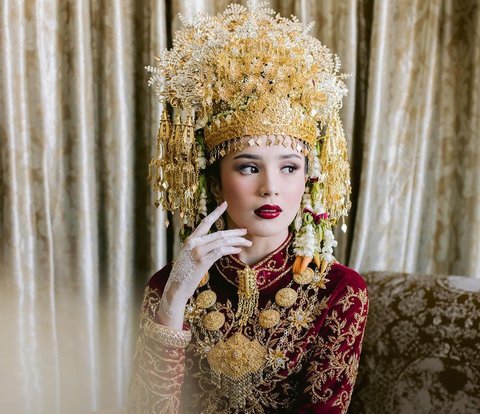 Portrait of Anggun Beby Tsabina's Makeup on the Moment of Wedding Vows