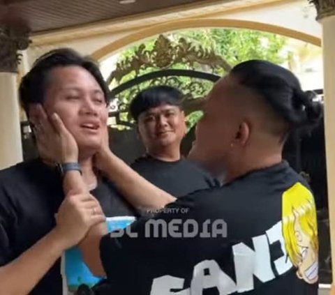 Sayang Anak, Sule Langsung Cium Rizky Febian saat Datang ke Rumah Bareng sang Istri 'Bau Gini, Kayak Gak Keurus Gini'