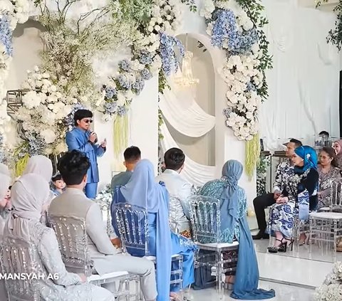 Momen Adjie Massaid 'Hadir' di Lamaran Aaliyah dan Thariq, Acara Semakin Haru