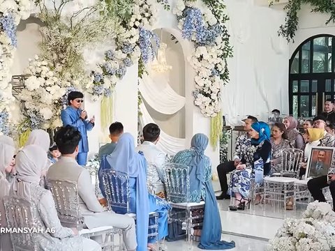 Momen Adjie Massaid 'Hadir' di Lamaran Aaliyah dan Thariq, Acara Semakin Haru