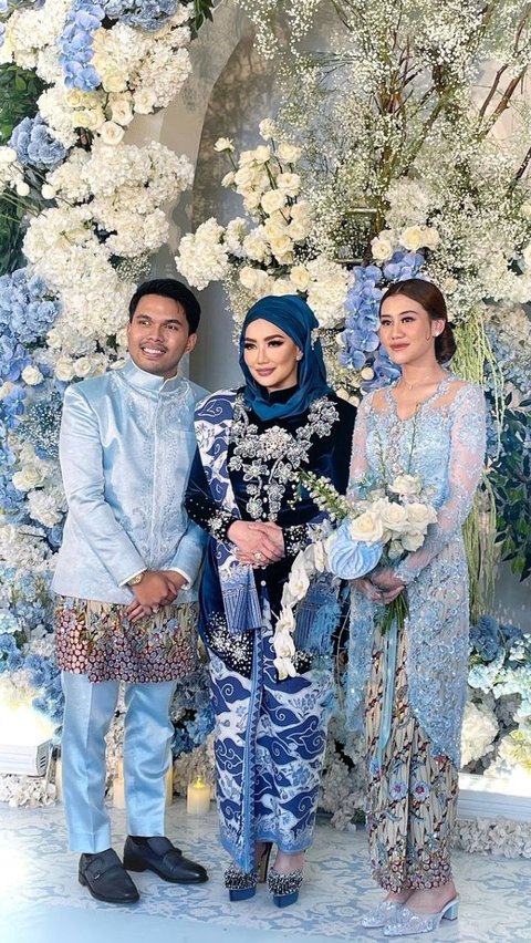 Potret Reza Artamevia dan Angelina Sondakh Hadir di Lamaran Aaliyah - Thariq <br>