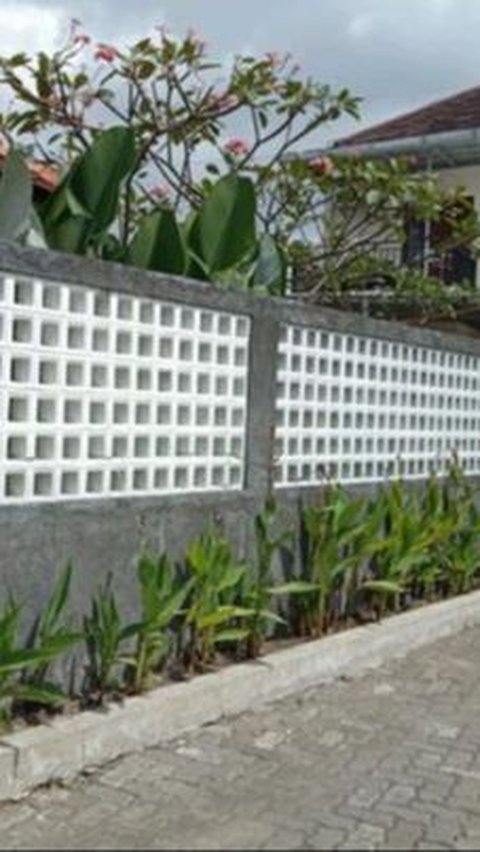 Desain Pagar Tembok Minimalis dengan Roster