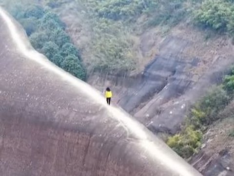 Gaoqi Ling, China's Most Extreme Mountain with a Shape Resembling a Sharp Knife Blade