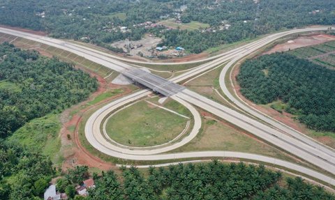 Panjang Jalan Tol Trans Sumatera Capai 614 Km, Hutama Karya: Keselamatan Berkendara Jadi Aspek Krusial