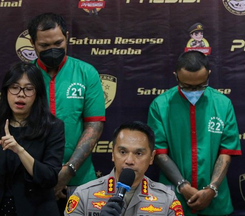 FOTO: Ekspresi Virgoun Sampaikan Permintaan Maaf Usai Ditangkap Terkait Narkoba