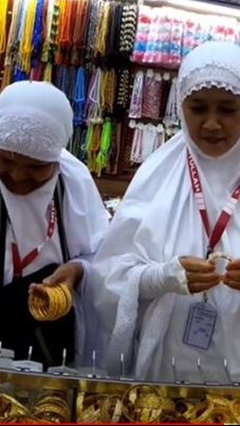 Heboh, Jemaah Wanita Asal Surabaya Borong Emas di Mekkah 'Menguning Semua'