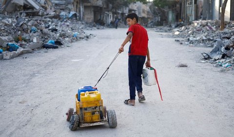 <b>Krisis Air Bersih Ancam Kesehatan Anak-Anak di Jalur Gaza</b>