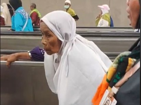 The Agility of a 98-Year-Old Pilgrim from Madura in Performing Hajj, His Quick Steps are No Less Impressive than the Younger Pilgrims