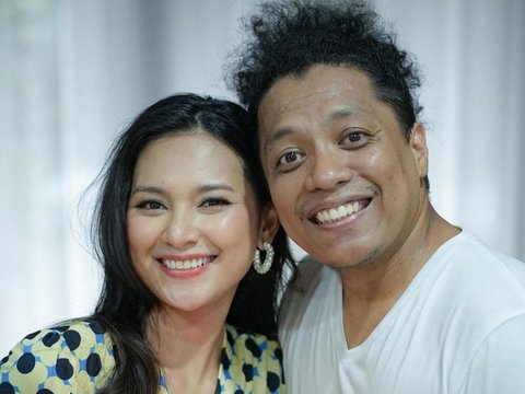 Momen Arie Kriting & Indah Permatasari saat Hadir di Acara Pernikahan Mamat Alkatiri, Potret Lucu Naka Malah Bikin Salfok