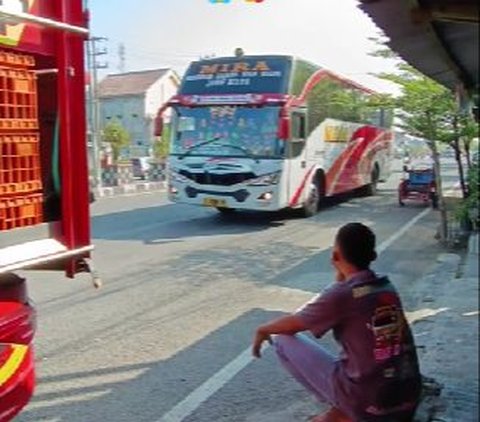 Perjuangan Kakak Beradik yang Sama-Sama Jadi Sopir, Tak Lupa untuk Melepas Kangen Sejenak