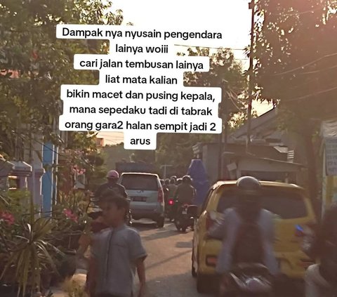 Pernikahan Menutup Akses Jalur Utama, Pengendara Jadi Harus Putar Balik karena Mencari Jalan Alternatif!