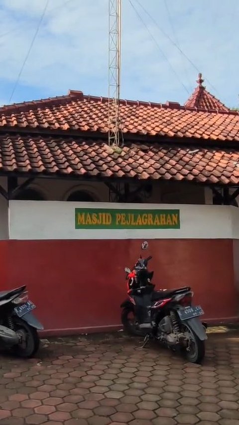 Disebut Jadi Masjid Pertama yang Didirikan di Cirebon, Ini Kisah dan Potret Masjid Pejlagrahan<br>