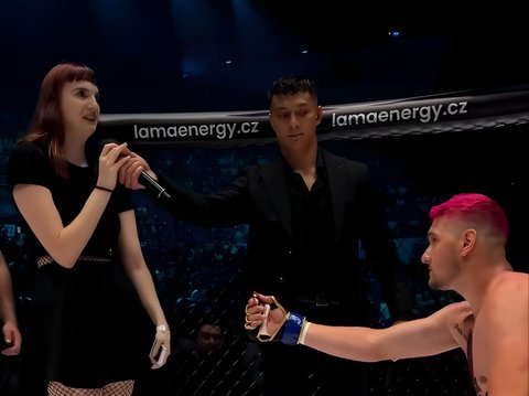 MMA Fighter Proposes to Girlfriend After Losing, Turns Out to Be Rejected in Front of 20 Thousand Spectators