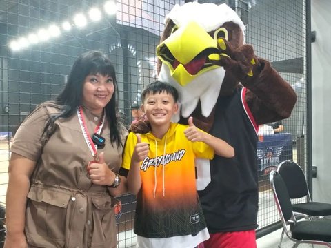 Sosok Mama Evi, Srikandi Basket Jatim yang Rela Rogoh Kocek Pribadi untuk Semarakkan Olahraga Basket