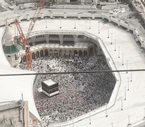 Penampakan Kakbah Begitu Terlihat Jelas