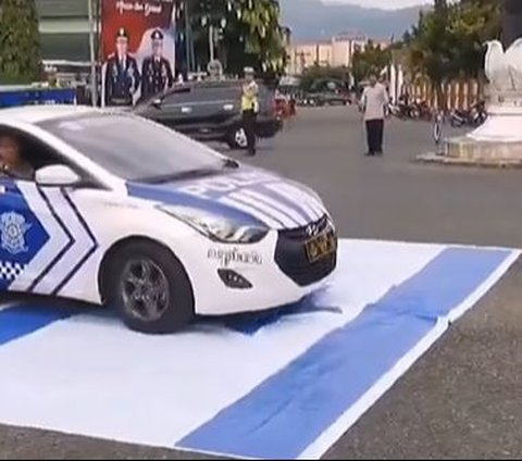 Viral Video of Police Car Running Over Israeli Flag in Banjarnegara, Here are the Facts