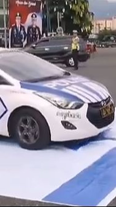 Viral Video of Police Car Running Over Israeli Flag in Banjarnegara, Here are the Facts